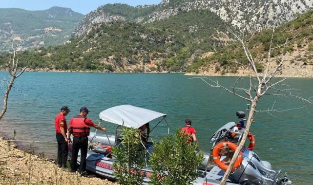Adana’da baraja düşen helikopteri çıkarma çalışmaları sürüyor