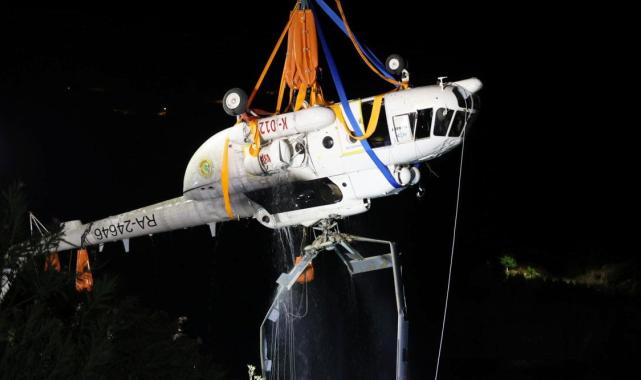Adana’daki helikopterin enkazı çıkarıldı