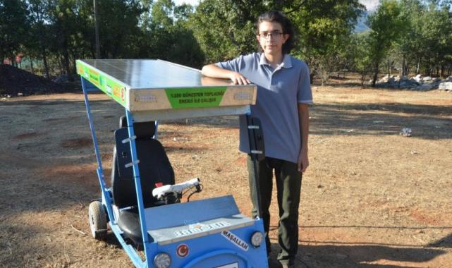 Antalya'da 15 yaşındaki genç güneş enerjisi paneliyle çalışan araç yaptı