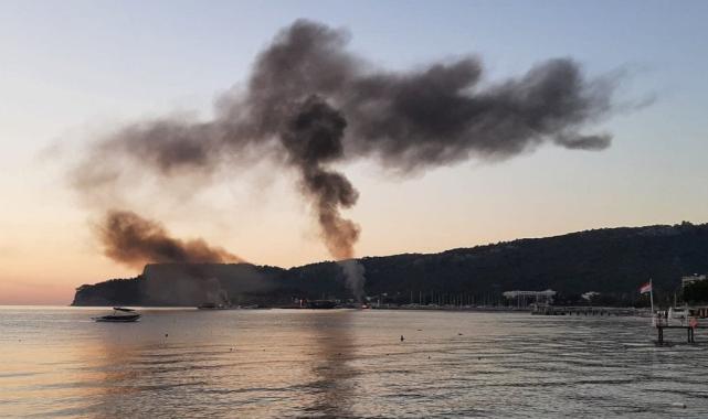 Antalya'da marinada yangın çıktı