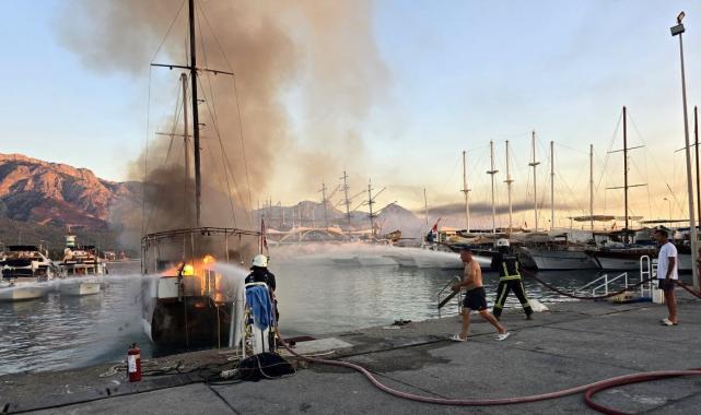 Antalya'da marinada yangın çıktı