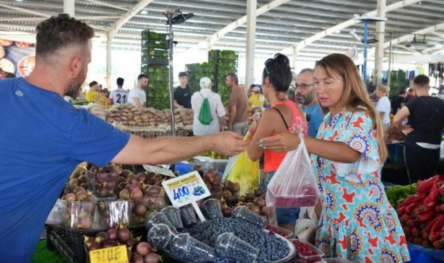 Antalya'da pazarcılar Rusça öğrenmeye başladı