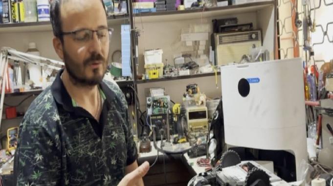 Antalya'da şarja bırakılan robot süpürge bomba gibi patladı