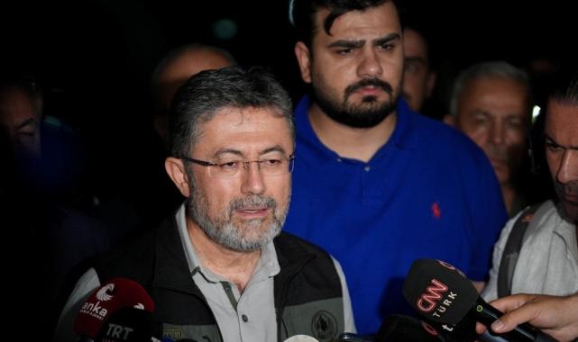 Bakan Yumaklı'dan 'sabotaj' sorusuna yanıt: İzmir'deki yangını piknikçiler çıkardı