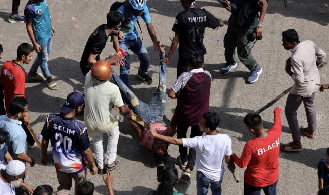 Bangladeş'te gösteriler yeni bir boyut kazandı: Başbakan Hasina ülkeden kaçtı