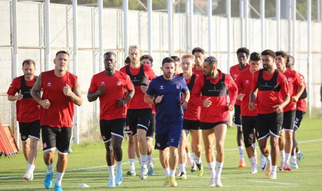 Bülent Uygun: Rey Manaj'a Türkiye'deki kulüplerden ilgi var