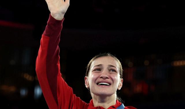 Buse Naz Çakıroğlu'ndan isyan: Bizi durdurdular, boksu bırakabilirim