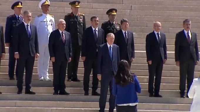 Cumhurbaşkanı Erdoğan ve YAŞ üyeleri Anıtkabir'i ziyaret etti