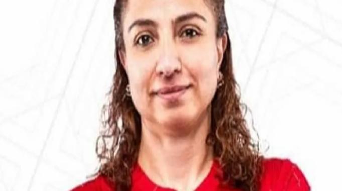 Emine Seçkin madalya için Paris'te