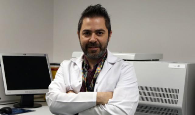 Enfekte kişiyle yakın temas yoluyla insandan insana yayılıyor!