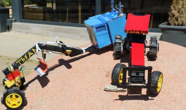 Eskişehir'in küçük mucidi: Kendisine elektrikli oyuncaklar yapıyor