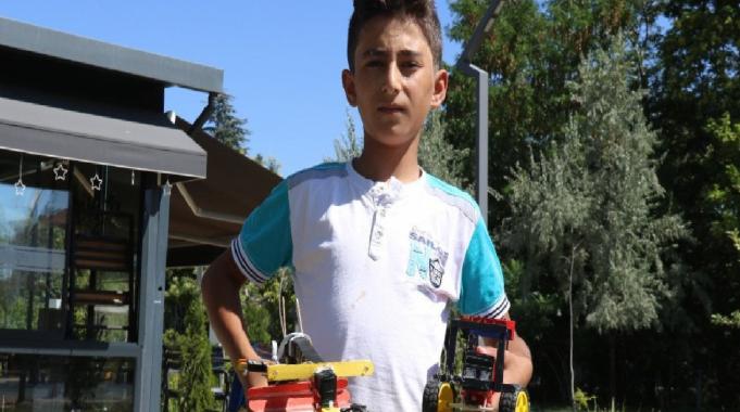 Eskişehir'in küçük mucidi: Kendisine elektrikli oyuncaklar yapıyor