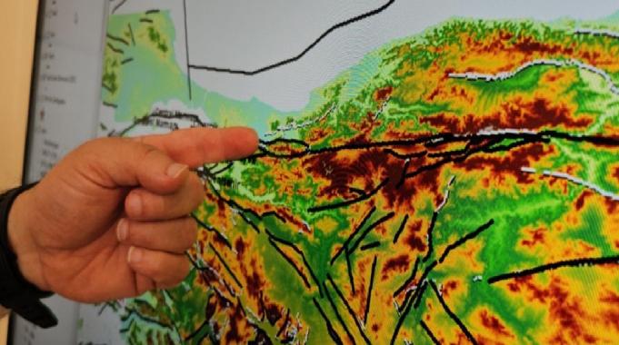 Fay hatlarını inceleyen profesör en riskli bölgeleri açıkladı