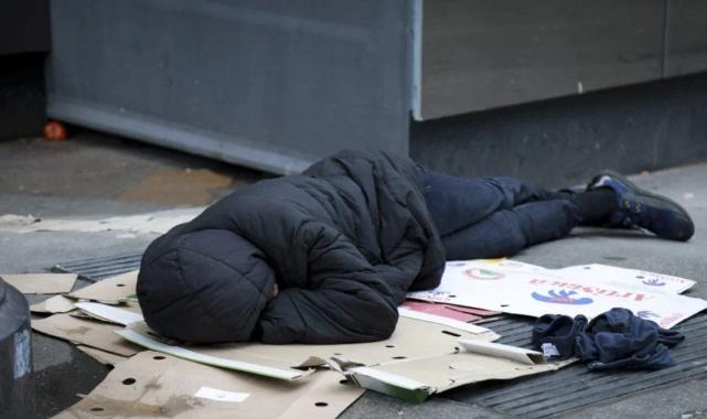 Fransa'da evsizler Olimpiyat Oyunları için başkent Paris'ten uzaklaştırıldı