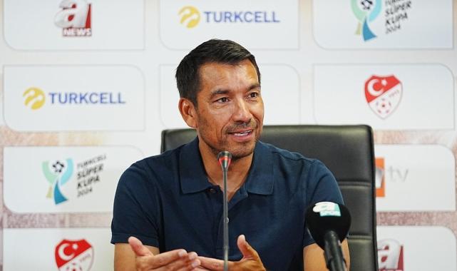 Giovanni van Bronckhorst: Oyuncularımla gurur duyuyorum