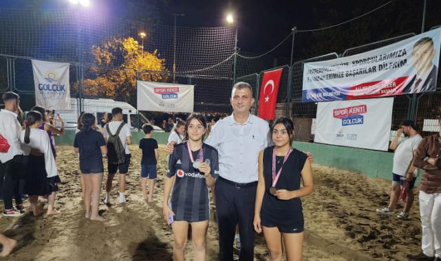 Gölcük plaj voleybolunu çok sevdi