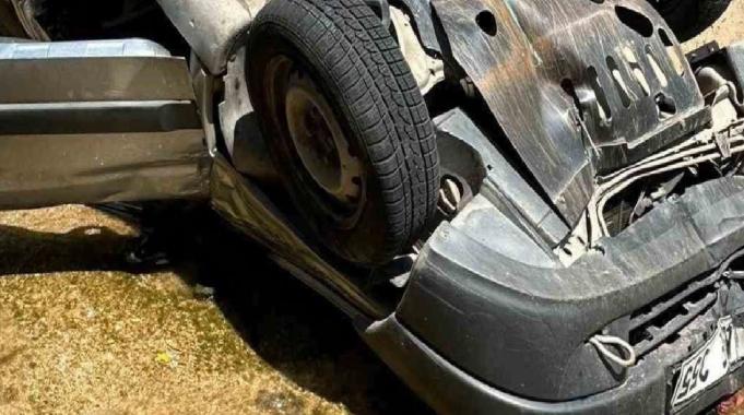 Gümüşhane&#039;de hafif ticari araç dereye uçtu: 1 ölü