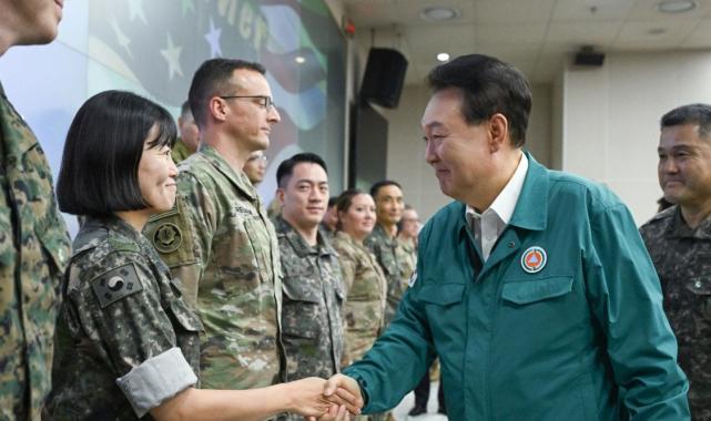 Güney Kore Devlet Başkanı Yoon’dan Kuzey Kore’ye gözdağı