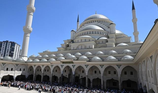 Hamas lideri Heniyye'ye veda: Türkiye'de camilerde gıyabi cenaze namazı kılındı