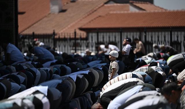 Hamas lideri Heniyye'ye veda: Türkiye'de camilerde gıyabi cenaze namazı kılındı