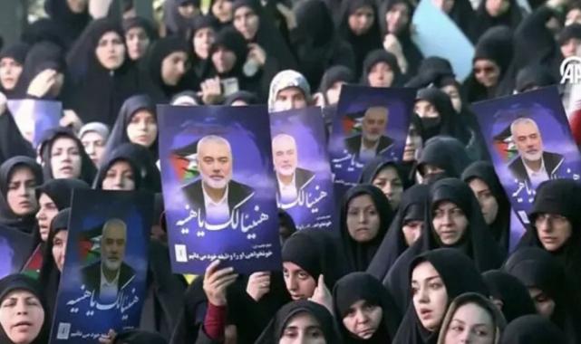 Heniyye için Tahran'da cenaze töreni düzenlendi