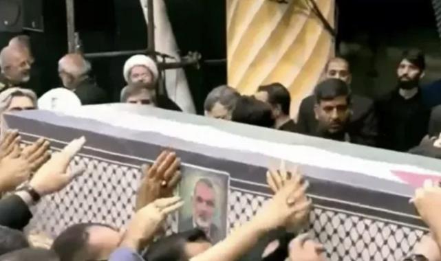 Heniyye için Tahran'da cenaze töreni düzenlendi