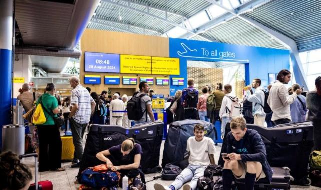 Hollanda'da Eindhoven Havalimanı'nda hava trafiği durduruldu