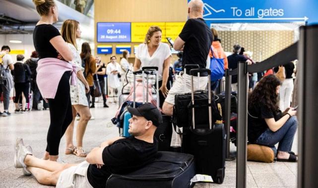 Hollanda'da Eindhoven Havalimanı'nda hava trafiği durduruldu