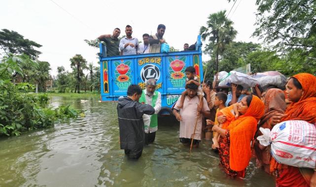 İHH yardıma koştu: Bangladeş’teki büyük selden 4,5 milyon kişi etkilendi
