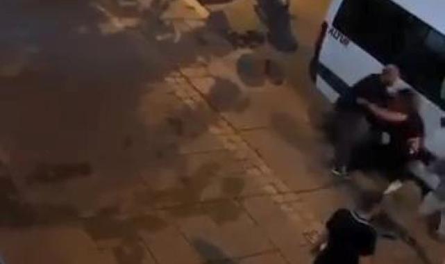 İstanbul'da ağabeyinin kavga ettiği şahsı öldüresiye dövdü