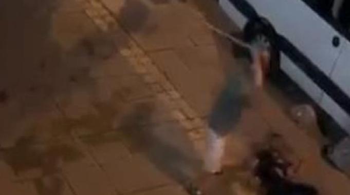 İstanbul'da ağabeyinin kavga ettiği şahsı öldüresiye dövdü