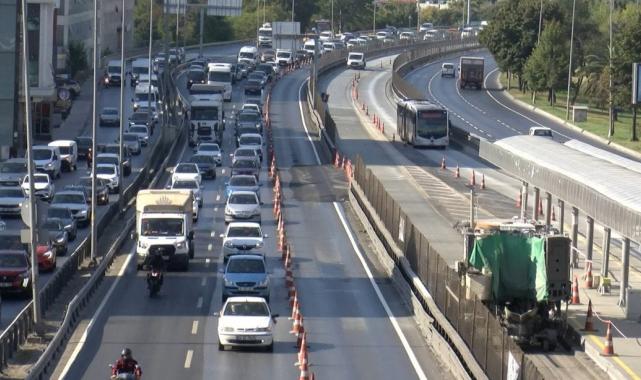 İstanbul'da "Beyaz yol" çalışması nedeniyle trafik yoğunluğu