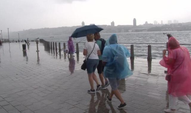 İstanbul'da sağanak yağış etkili oldu