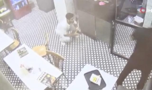 İstanbul'da silahlı saldırganlar büfeye kurşun yağdırdı