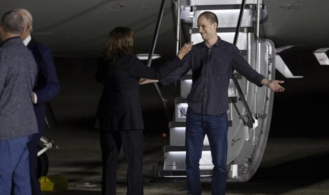 Joe Biden, Ankara'daki takas operasyonuyla ABD'ye dönenleri karşıladı