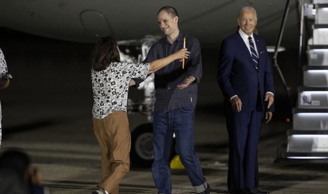 Joe Biden, Ankara'daki takas operasyonuyla ABD'ye dönenleri karşıladı