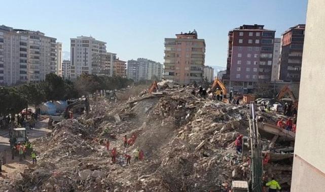 Kahramanmaraş'ta yıkılan sitenin müteahhidi: Ömür boyu binadan sorumlu olamam