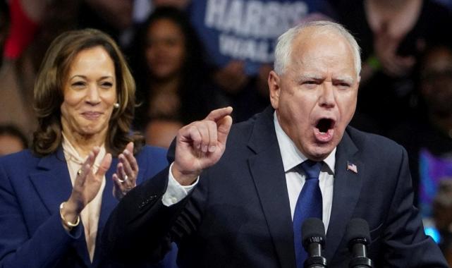 Kamala Harris'ten, başkan yardımcısı adayı ile ilk seçim mitinginde gövde gösterisi