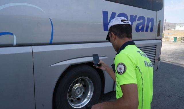 'Kilit kavşak' Kırıkkale’de sıkı denetim: Otobüsler tek tek durduruldu