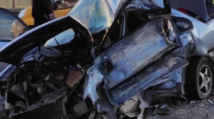 Konya&#039;da tır ile otomobil çarpıştı: 2 ölü