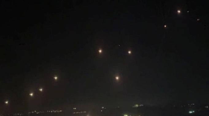 Lübnan&#039;ın güneyinden İsrail&#039;in kuzeyine onlarca roket fırlatıldı