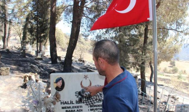 Manisa'da yangında şehit mezarı yanmadı