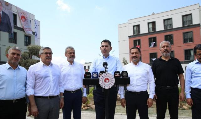 Murat Kurum Hataylılarla buluştu, deprem konutlarını inceledi: Her zaman burada olacağız