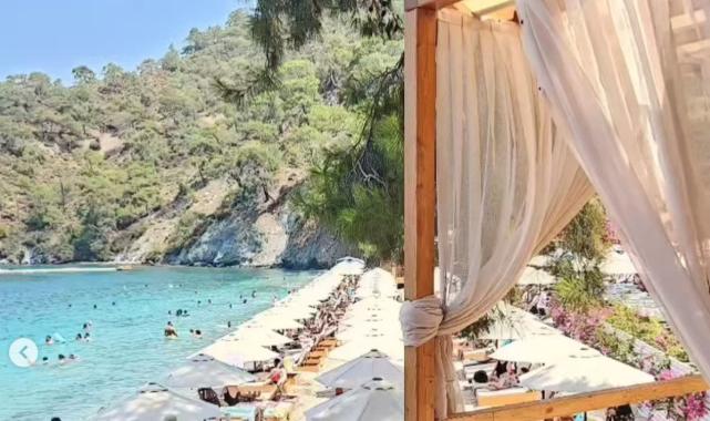 Oyuncu Esra Sönmezer Bodrum'u anlattı: "Çok pahalı her yer boş"