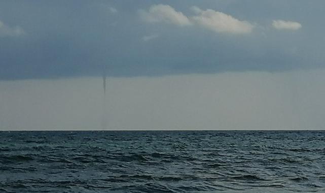 Sakarya'nın Karasu ilçesinde denizde 4 kez hortum çıktı