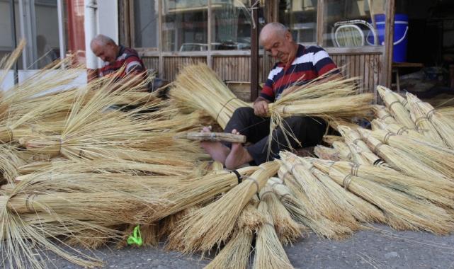 Samsun’un son süpürge ustaları teknolojiye direniyor