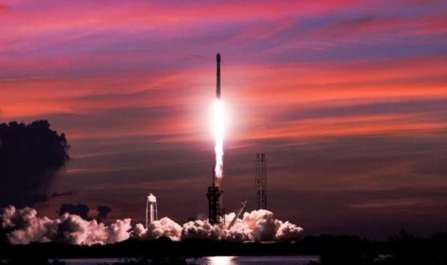 SpaceX, 23 Starlink uydusunu daha yörüngeye gönderdi