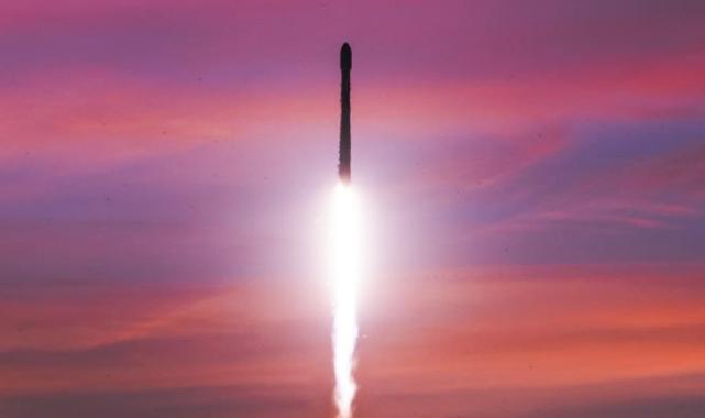 SpaceX, 23 Starlink uydusunu daha yörüngeye gönderdi