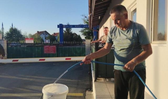 Suları günlerdir kesik olan Kosovalıların imdadına Türk askeri yetişti