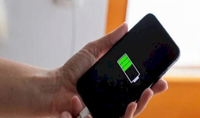5 dakikada tam şarj: Realme 300W hızlı şarj teknolojisini duyurdu